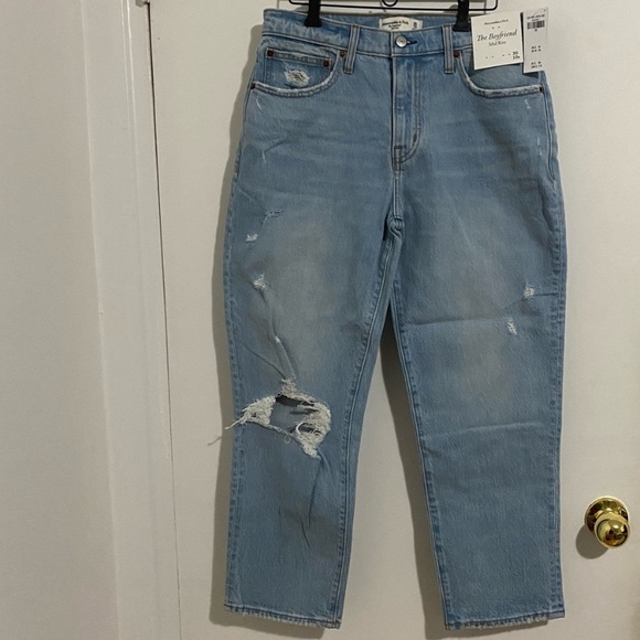 Abercrombie & Fitch Boyfriend Mid Rise Distressed Jeans - Picture 2 of 6